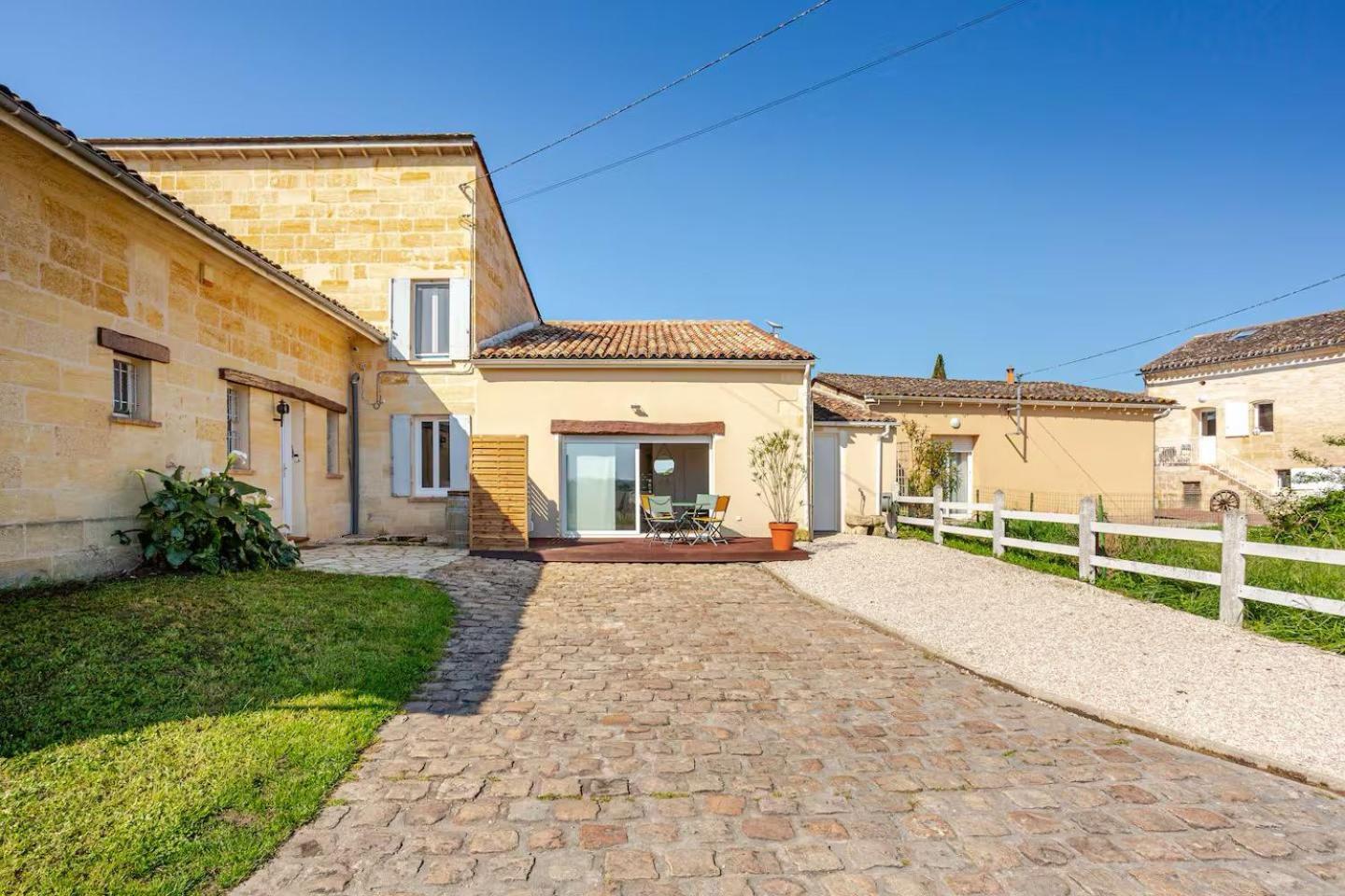 Guesthouse Les Maurins Saint-Sulpice-de-Faleyrens Kültér fotó